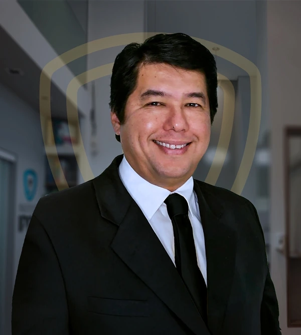 Marcelo Martins, mestre e especialista em ortodontia, com especialização em Ortopedia Funcional dos Maxilares.